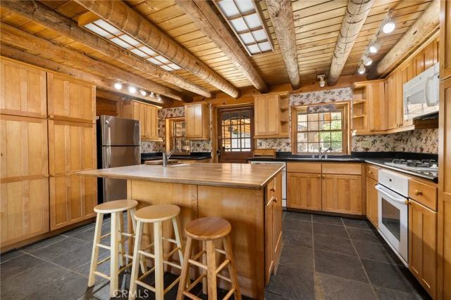 2801 Arctic Drive, Pine Mountain Club, CA 93222