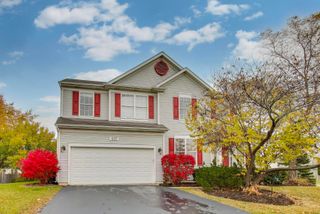 697 Providence Lane, Lindenhurst, IL 60046