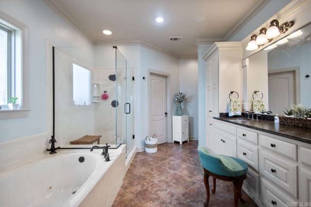 6813 Gap Point Circle, Sherwood, AR 72120