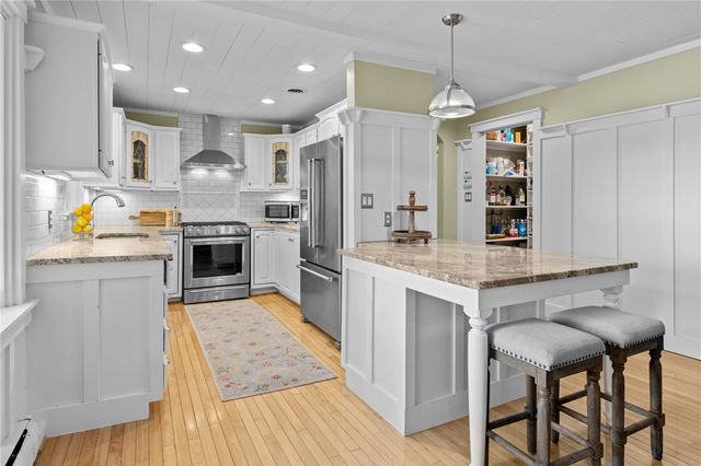 1609 S Arlington Drive, Seneca, SC 29672