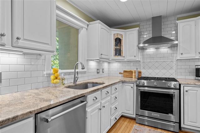1609 S Arlington Drive, Seneca, SC 29672