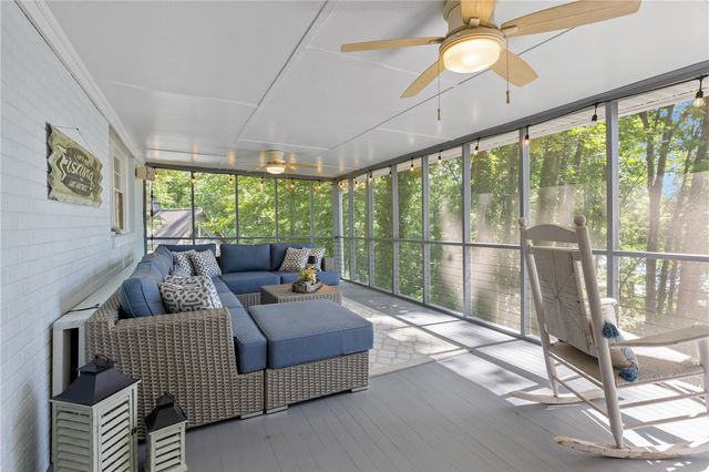 1609 S Arlington Drive, Seneca, SC 29672