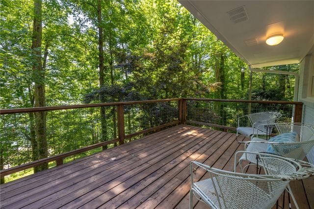 1609 S Arlington Drive, Seneca, SC 29672