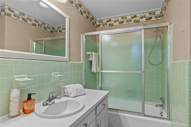 1609 S Arlington Drive, Seneca, SC 29672