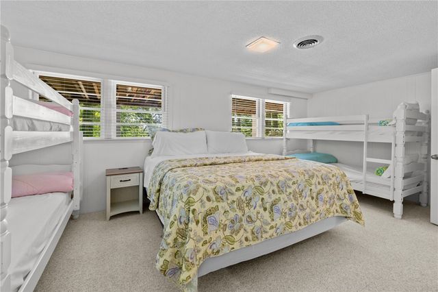 1609 S Arlington Drive, Seneca, SC 29672