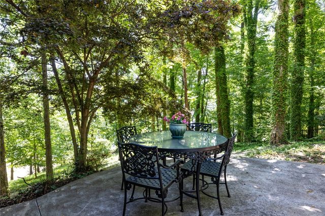 1609 S Arlington Drive, Seneca, SC 29672