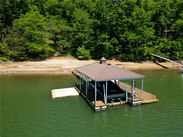1609 S Arlington Drive, Seneca, SC 29672