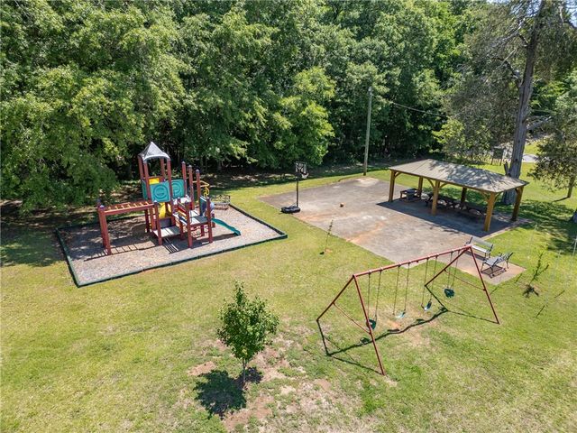 1609 S Arlington Drive, Seneca, SC 29672