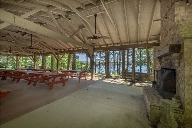 1609 S Arlington Drive, Seneca, SC 29672