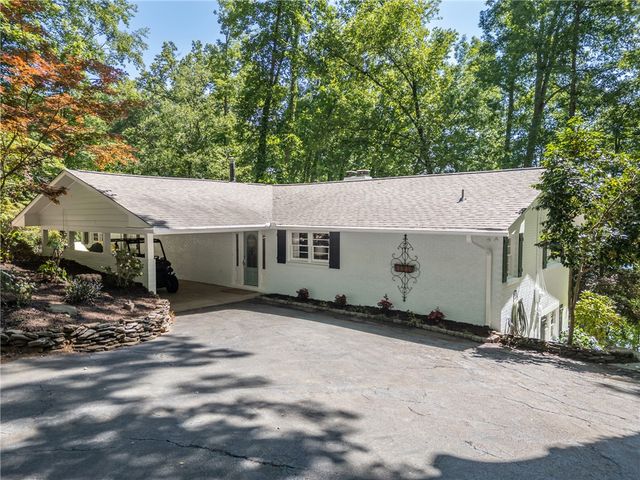 1609 S Arlington Drive, Seneca, SC 29672