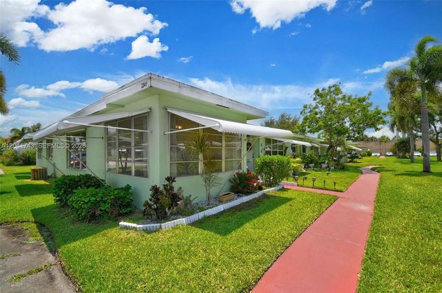 3241 Ridge Hill Road, Boynton Beach, FL 33435