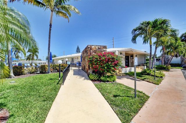 3241 Ridge Hill Road, Boynton Beach, FL 33435