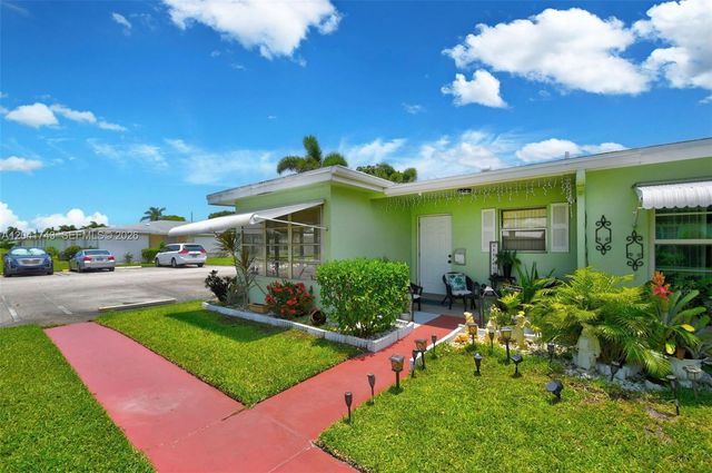 3241 Ridge Hill Road, Boynton Beach, FL 33435