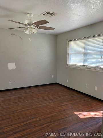 125 W Durant Street, Bennington, OK 74723