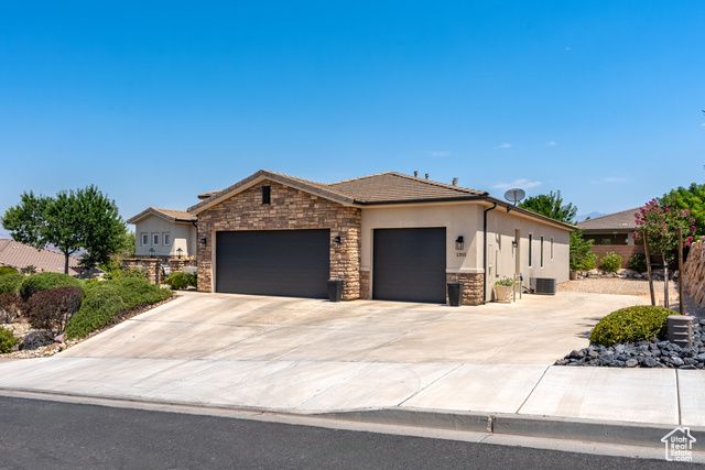 1301 E BLUE SKY DR, Washington, UT 84780