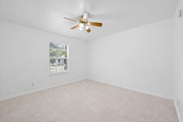 214 Wildflower Drive, Gun Barrel City, TX 75156