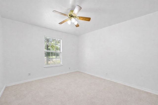 214 Wildflower Drive, Gun Barrel City, TX 75156