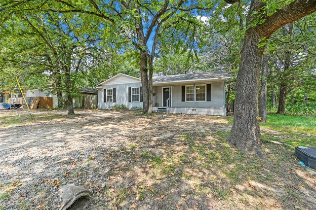 214 Wildflower Drive, Gun Barrel City, TX 75156