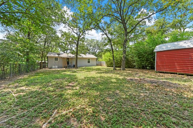 214 Wildflower Drive, Gun Barrel City, TX 75156