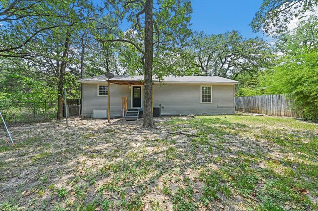 214 Wildflower Drive, Gun Barrel City, TX 75156
