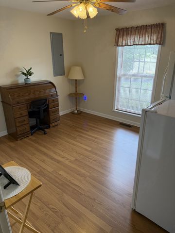 70 Dunn Leoma Rd, Leoma, TN 38468