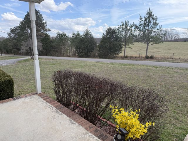 70 Dunn Leoma Rd, Leoma, TN 38468