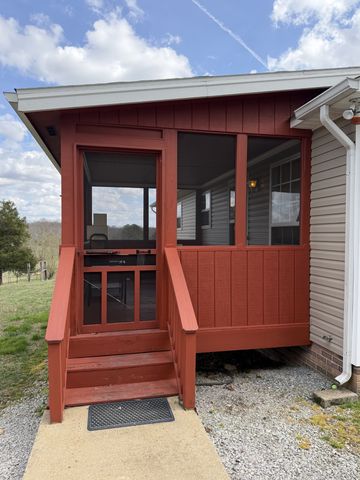 70 Dunn Leoma Rd, Leoma, TN 38468