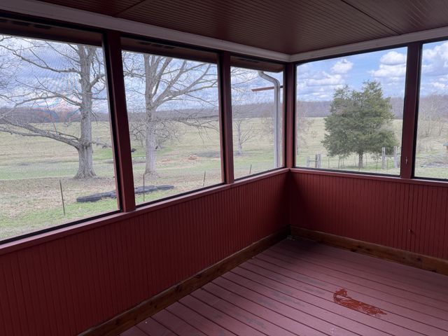 70 Dunn Leoma Rd, Leoma, TN 38468