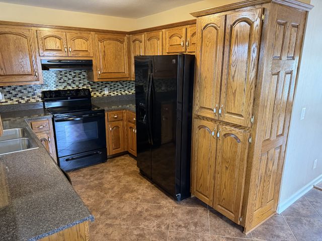 70 Dunn Leoma Rd, Leoma, TN 38468