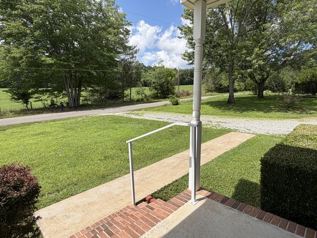 70 Dunn Leoma Rd, Leoma, TN 38468