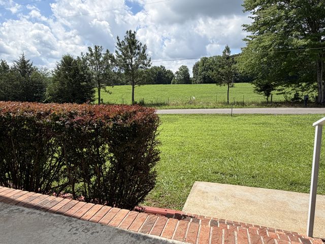 70 Dunn Leoma Rd, Leoma, TN 38468