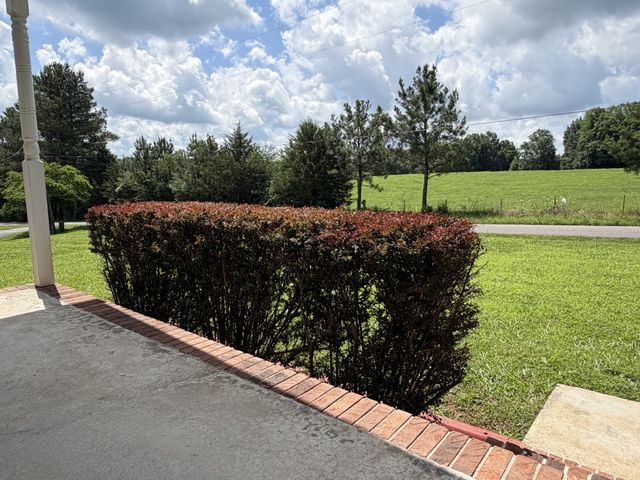 70 Dunn Leoma Rd, Leoma, TN 38468