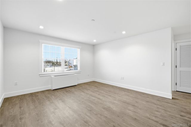 180 Deer Park Avenue 202, Babylon, NY 11702