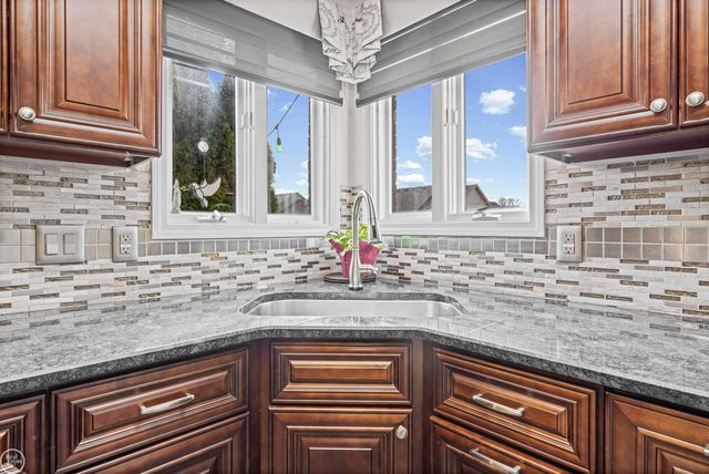 21220 Briar Rose Drive, Macomb Twp, MI 48044