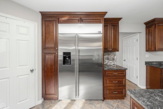 21220 Briar Rose Drive, Macomb Twp, MI 48044