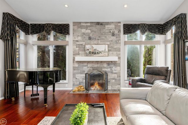 21220 Briar Rose Drive, Macomb Twp, MI 48044