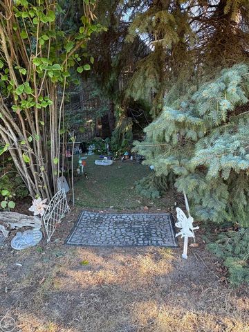 21220 Briar Rose Drive, Macomb Twp, MI 48044