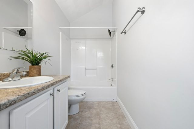 2A Auburn St 2A, Woburn, MA 01801