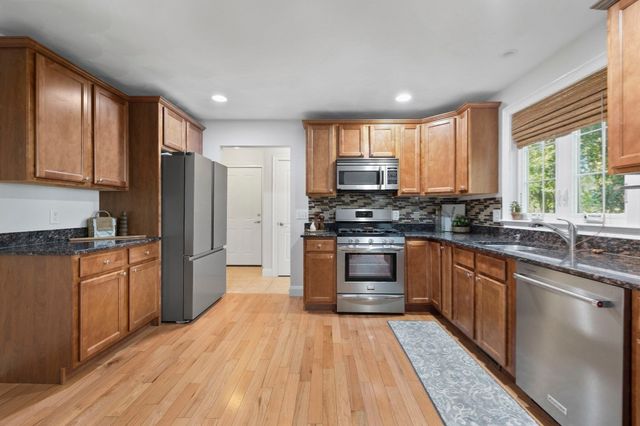 2A Auburn St 2A, Woburn, MA 01801