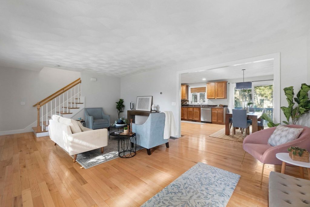2A Auburn St 2A, Woburn, MA 01801