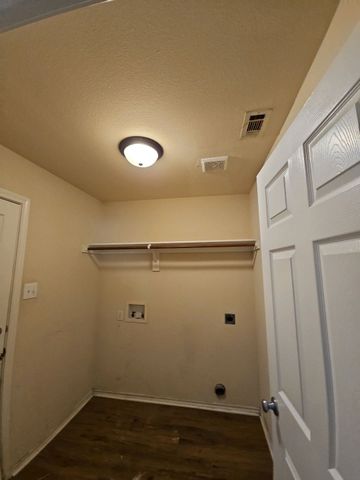 1928 Alanbrook Drive, Fort Worth, TX 76140