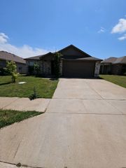 1928 Alanbrook Drive, Fort Worth, TX 76140