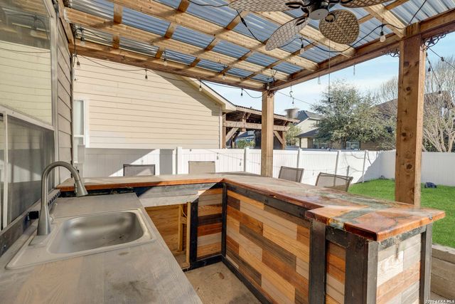 125 Brook Shire, Cibolo, TX 78108