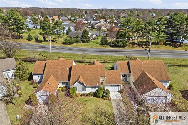 1213 Lindera Plaza B, Monroe, NJ 08831