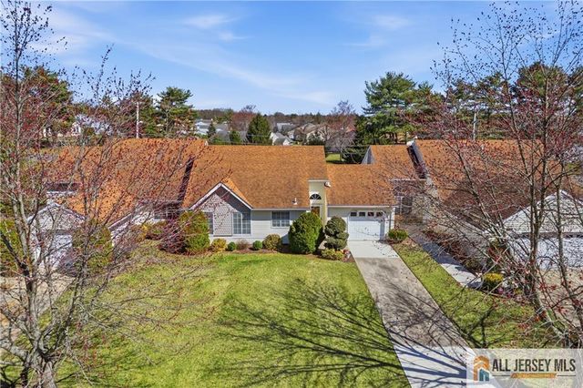 1213 Lindera Plaza B, Monroe, NJ 08831