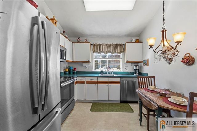 1213 Lindera Plaza B, Monroe, NJ 08831