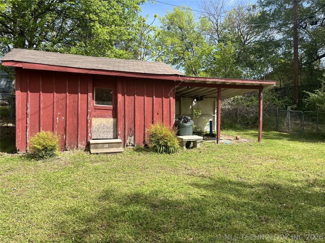 411 S Muskogee Avenue, Okmulgee, OK 74447