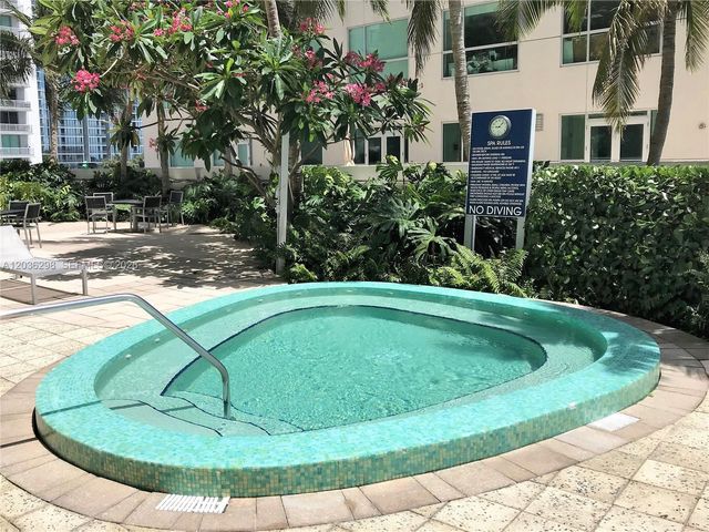 185 SW 7th St 3806, Miami, FL 33130