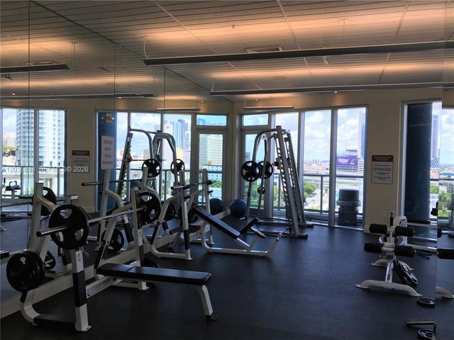 185 SW 7th St 3806, Miami, FL 33130