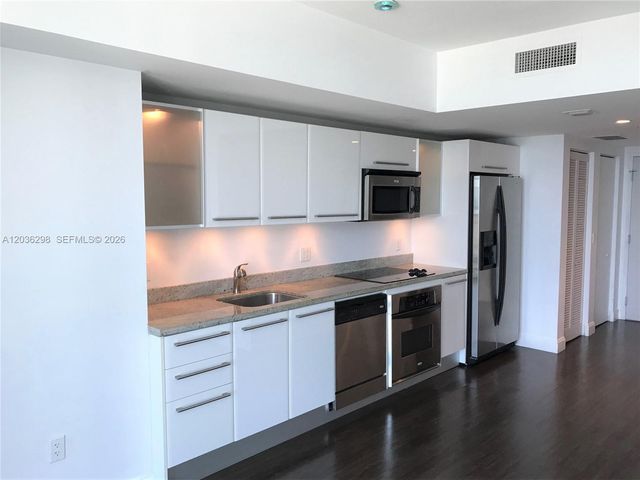 185 SW 7th St 3806, Miami, FL 33130
